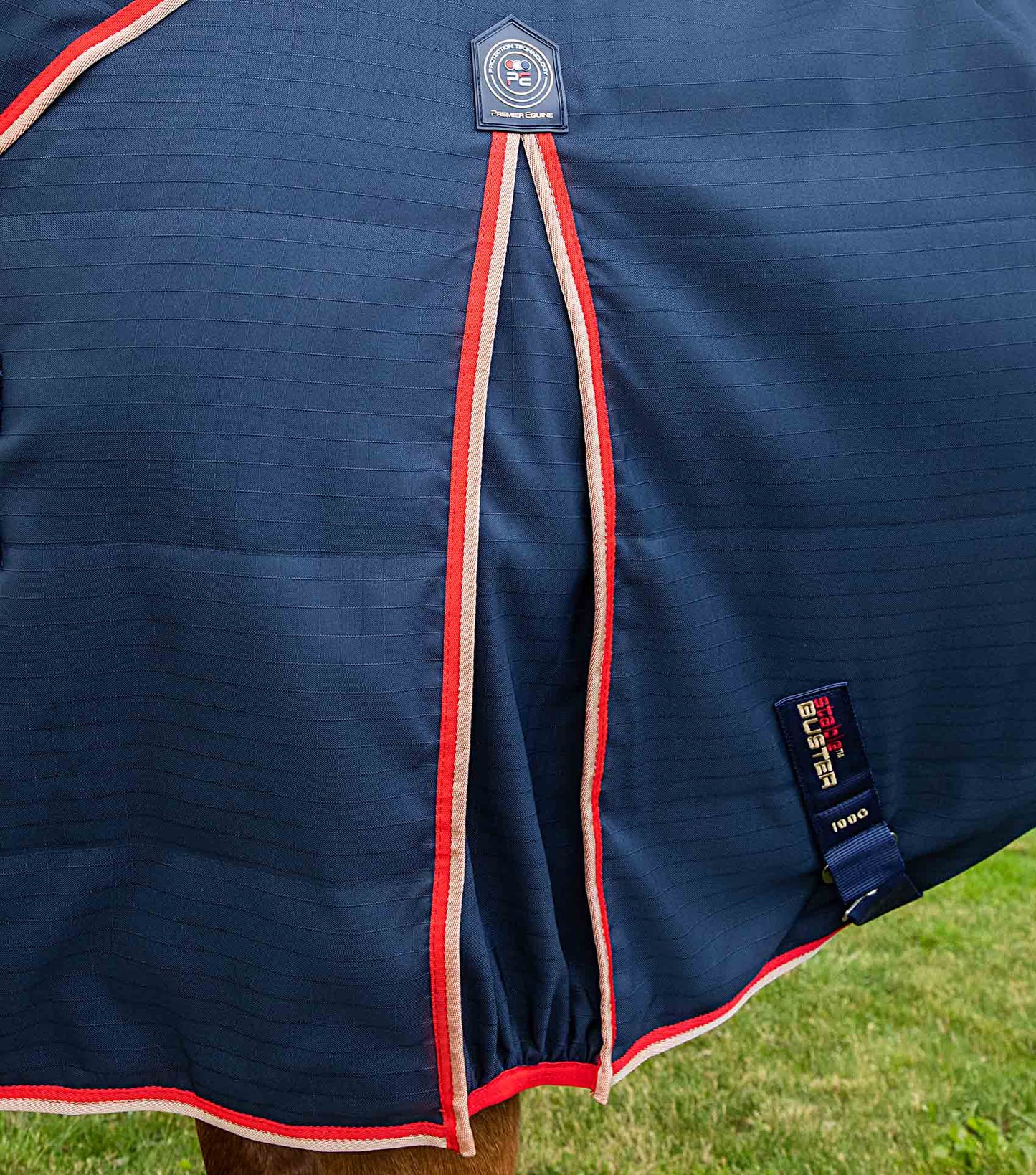 Premier Equine Stable Buster 100g Stable Rug with Neck Cover